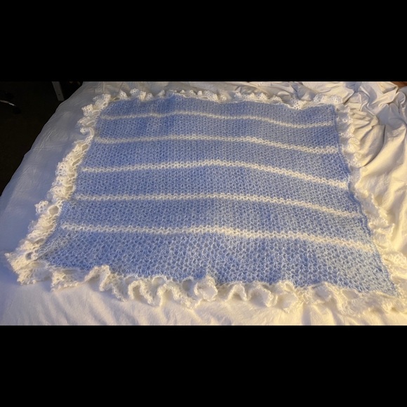 Nostalgic wrap blue baby afghan and booties - Picture 7 of 8